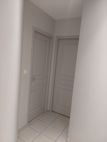 Rénovation d’un couloir avec ses portes à Champtoceaux